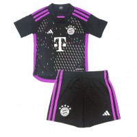 Billiga Bayern Munich Alphonso Davies #19 Barnkläder Borta fotbollskläder till baby 2023-24 Kortärmad (+ Korta byxor)